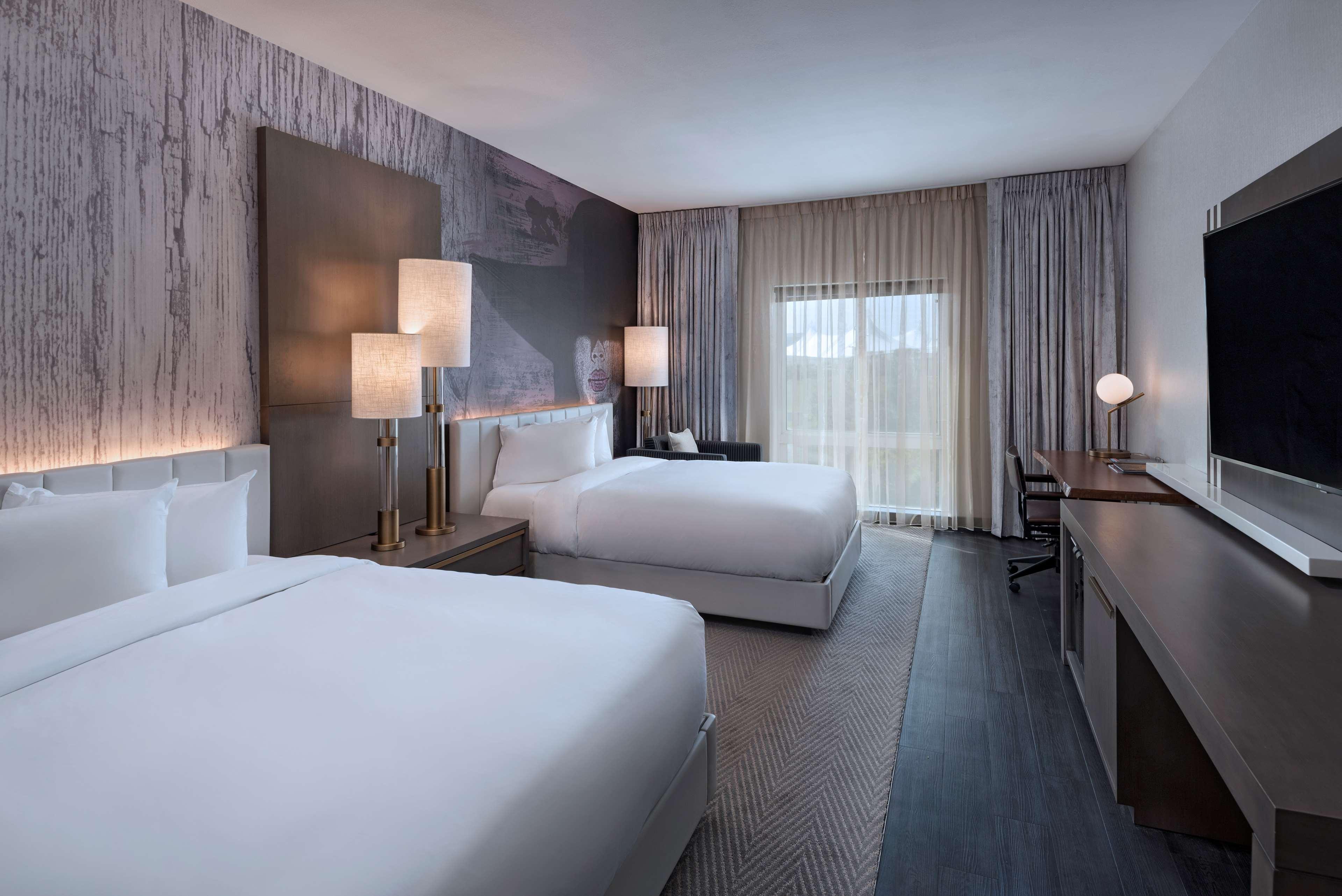 Отель Hyatt Centric Зе-Вудлендс Экстерьер фото