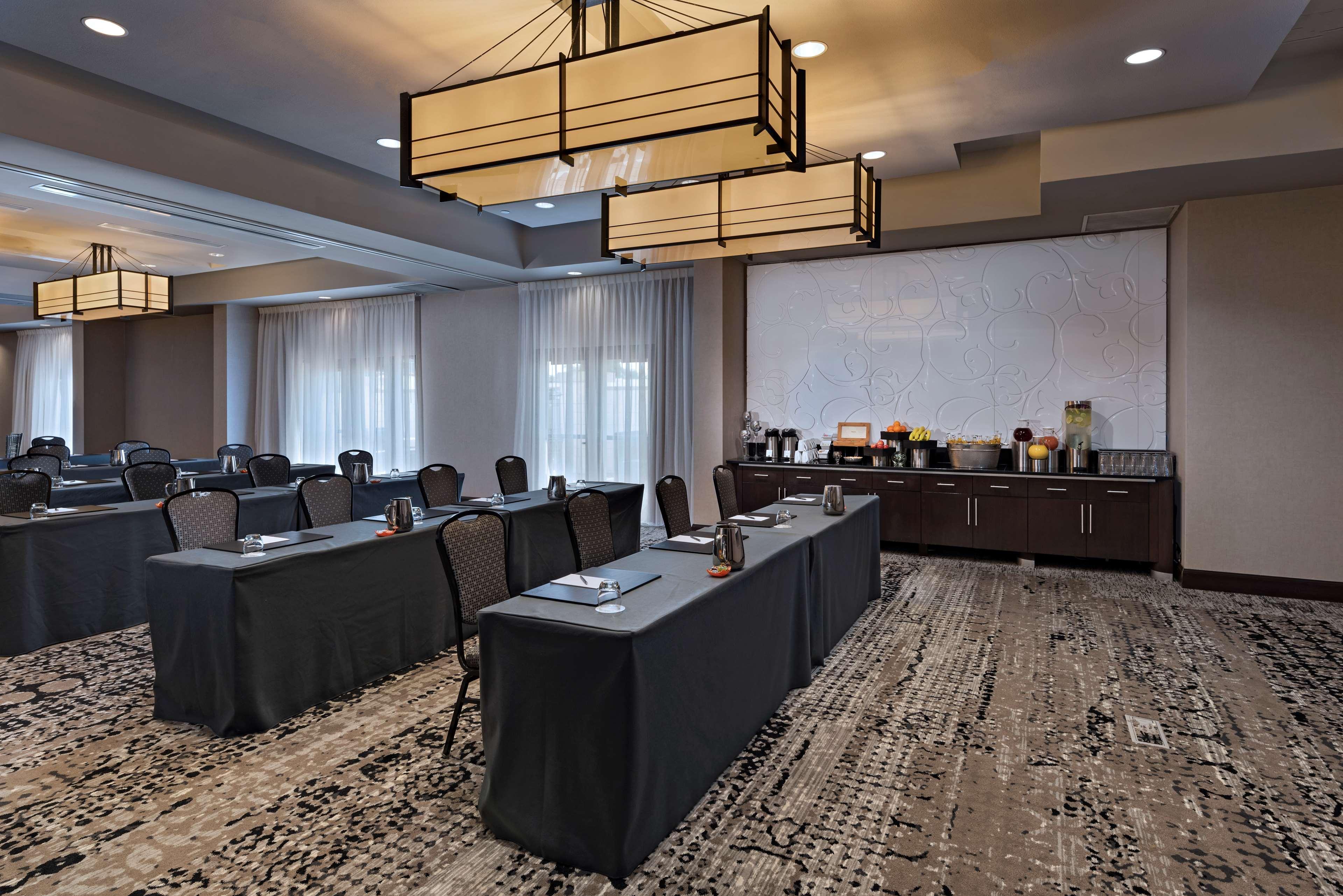 Отель Hyatt Centric Зе-Вудлендс Экстерьер фото